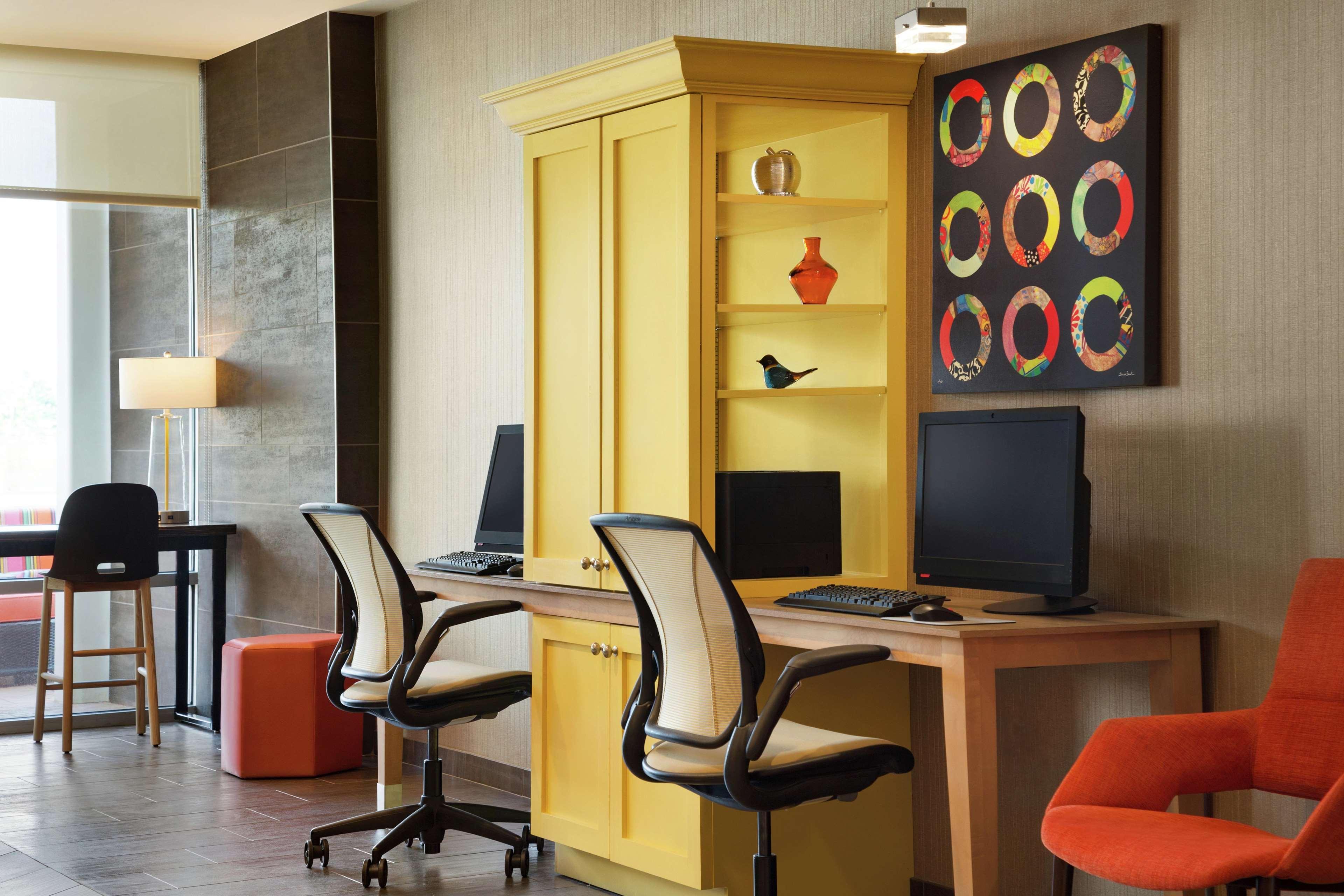 Home2 Suites By Hilton Frederick Extérieur photo