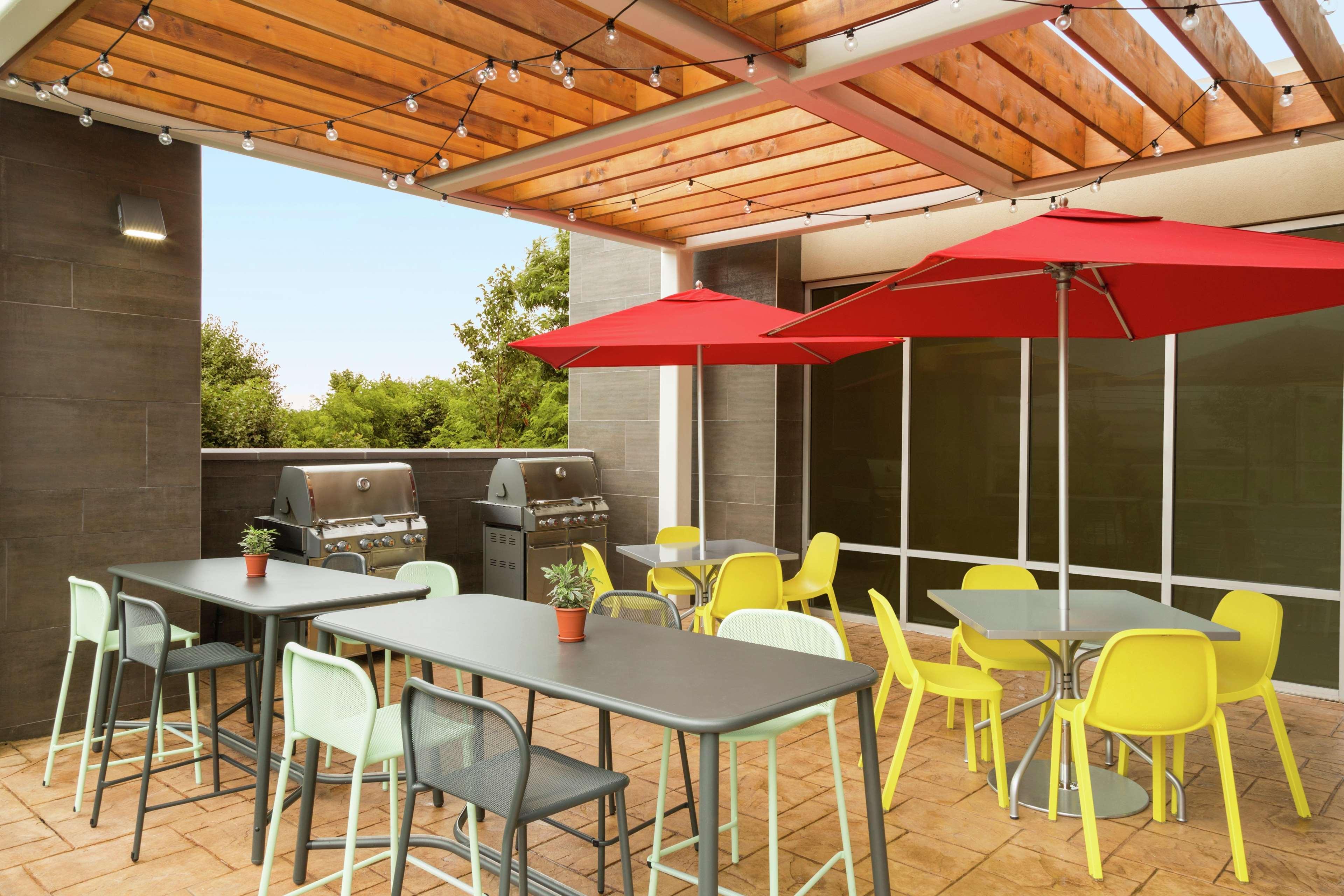 Home2 Suites By Hilton Frederick Extérieur photo